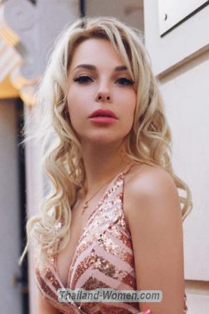 199318 - Yulia Age: 33 - Russia