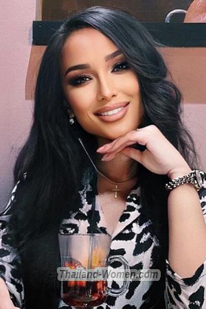 200152 - Olga Age: 28 - Russia