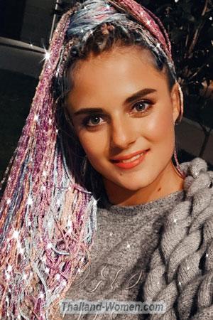 200155 - Laura Age: 27 - Russia