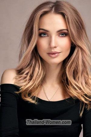 202106 - Eva Age: 23 - Russia