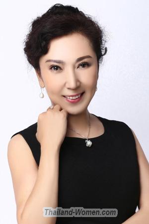 203013 - Amanda Age: 65 - China