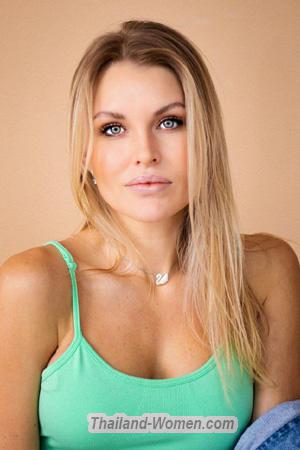 203773 - Alena Age: 36 - Russia