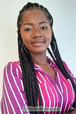 205104 - Stefany Age: 34 - Colombia