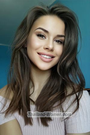 206658 - Elena Age: 18 - Ukraine