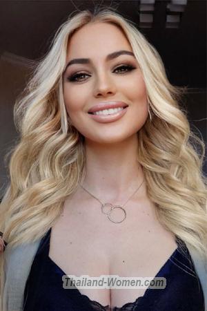 207109 - Angelina Age: 36 - Russia