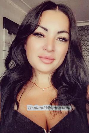 Ladies of Chernivtsi