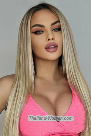 208894 - Ana-Maria Age: 27 - Romania