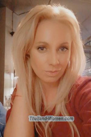 210764 - Ksenia Age: 38 - Russia