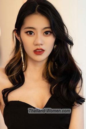 213645 - Mengqiu Age: 23 - China