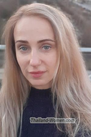 214026 - Julia Age: 41 - Russia