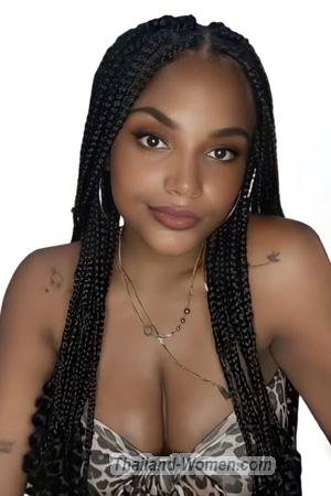 215374 - Yineth Age: 28 - Colombia