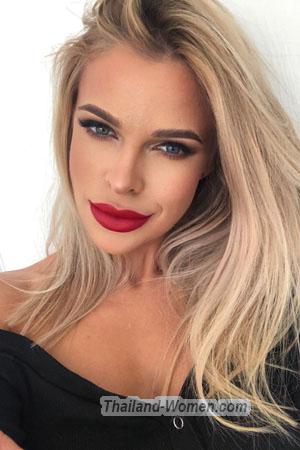 215882 - Ada Age: 32 - Romania