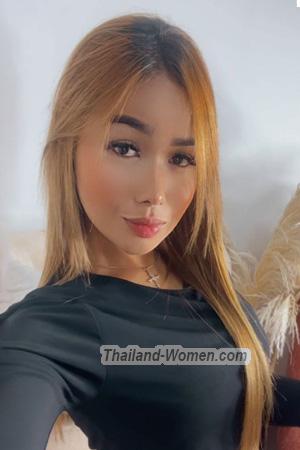 216417 - Yulieth Age: 25 - Colombia