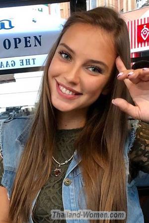 218112 - Viktoriia Age: 32 - Ukraine