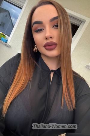 223075 - Nataliia Age: 27 - Ukraine