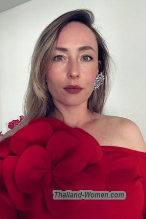 223461 - Olga Age: 39 - USA