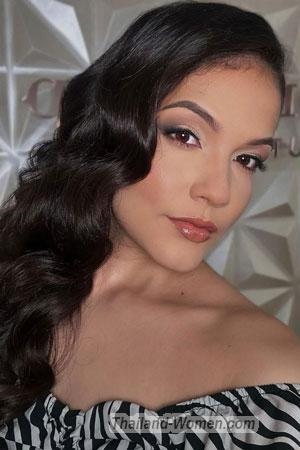 223714 - Laura Age: 22 - Colombia